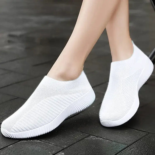 Womens Wide Fit Shoes: The Complete Guide to Comfortable Wide Toe Box Footwear (2026)